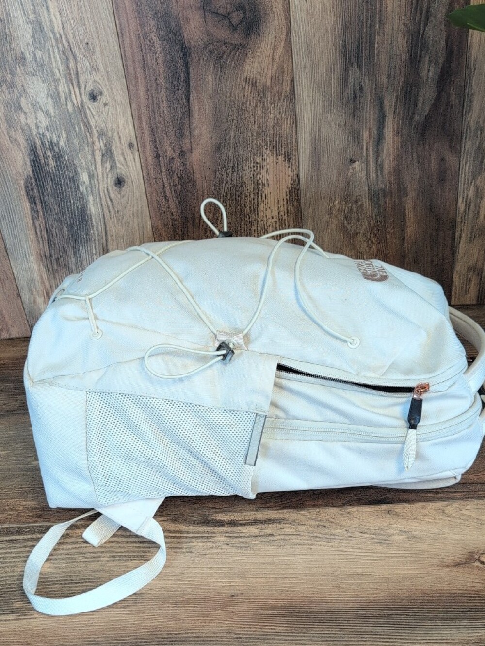The North Face NF0A3VXG White Dune Jester FlexVent Backpack            786A - Picture 4 of 10